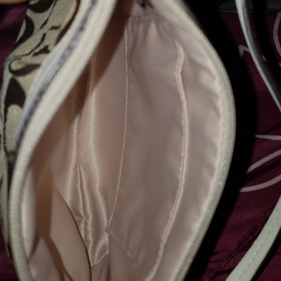 ⏳coach wristlet gently used 🎯 - Picture 4 of 6